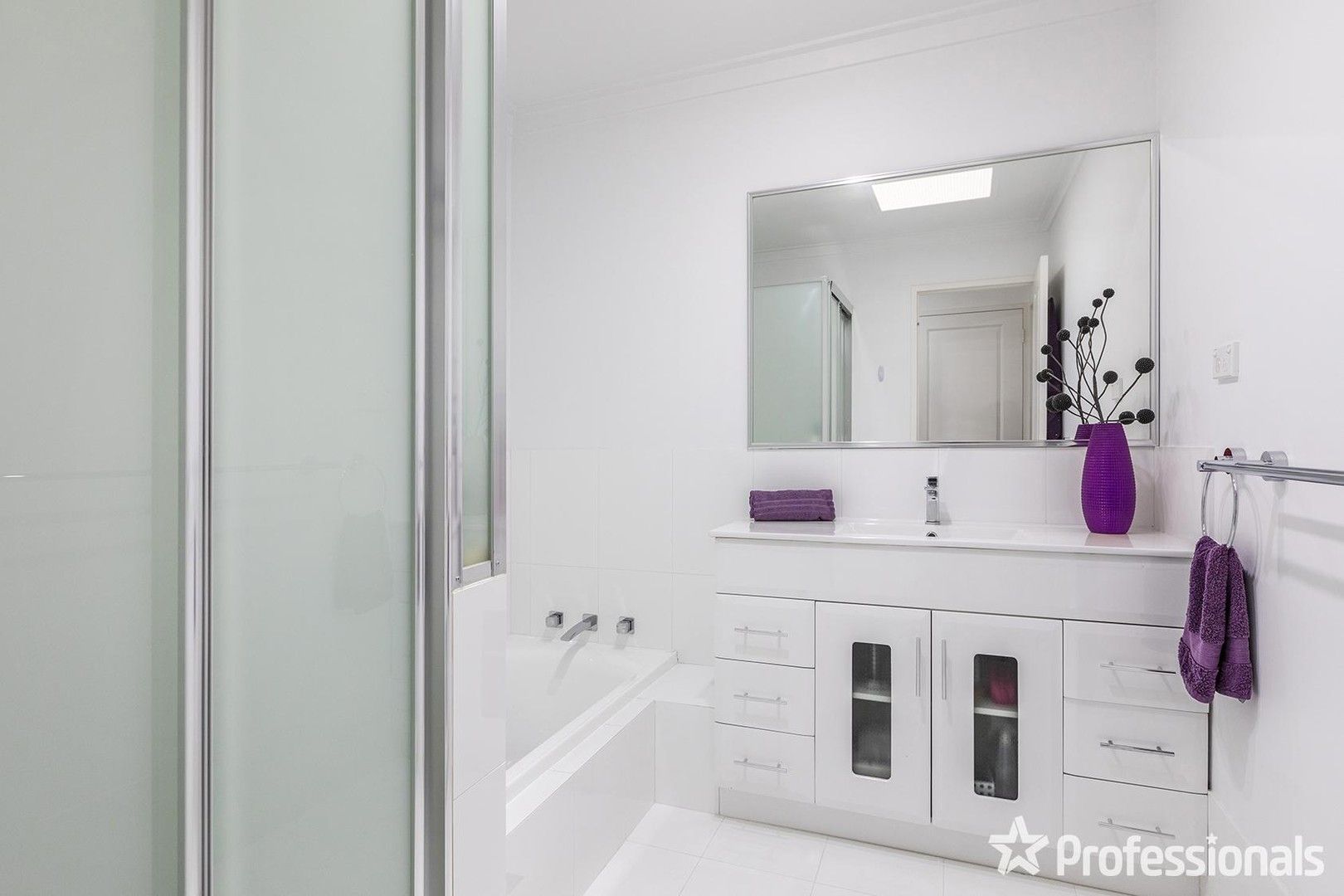 5 bedrooms House in  WILLETTON WA, 6155