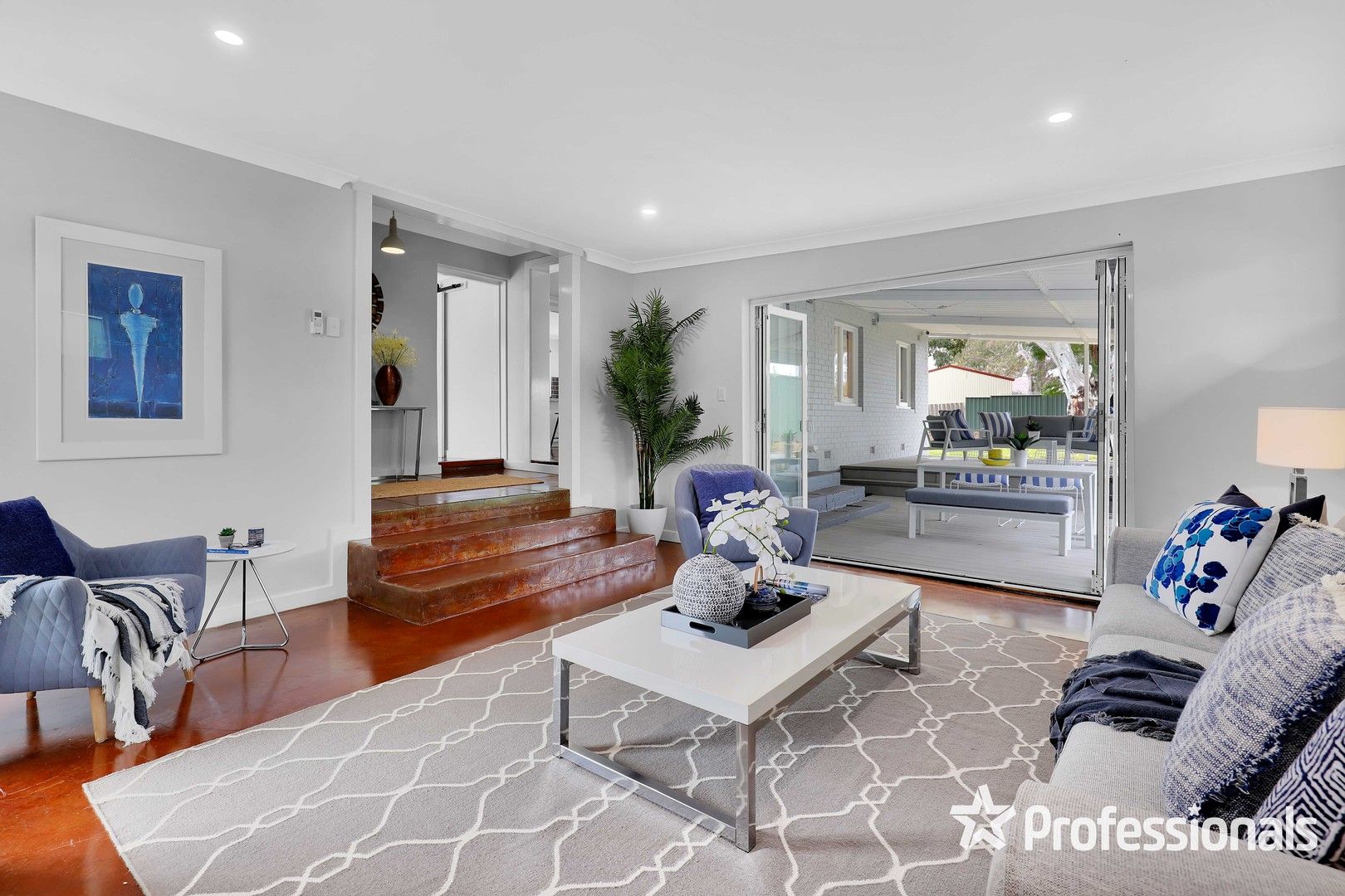 3 bedrooms House in 28 Hollybush Way KELMSCOTT WA, 6111