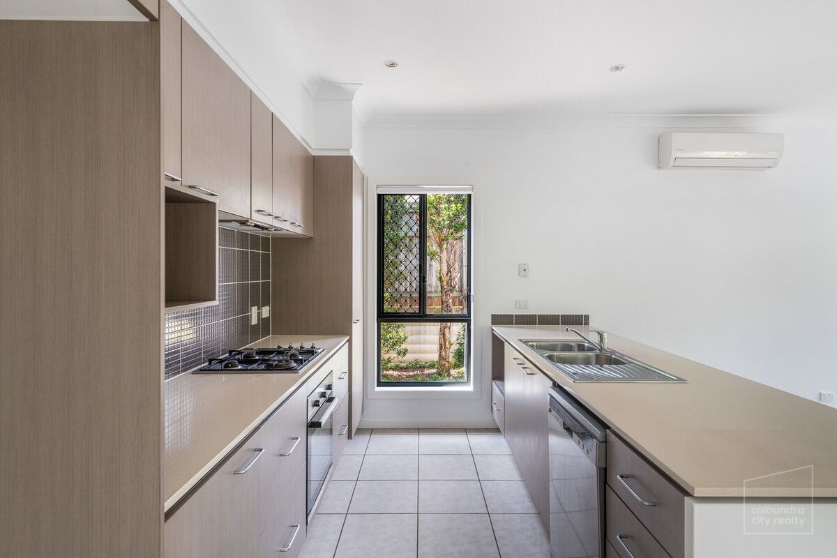 4 bedrooms House in 41 Hillview Crescent LITTLE MOUNTAIN QLD, 4551