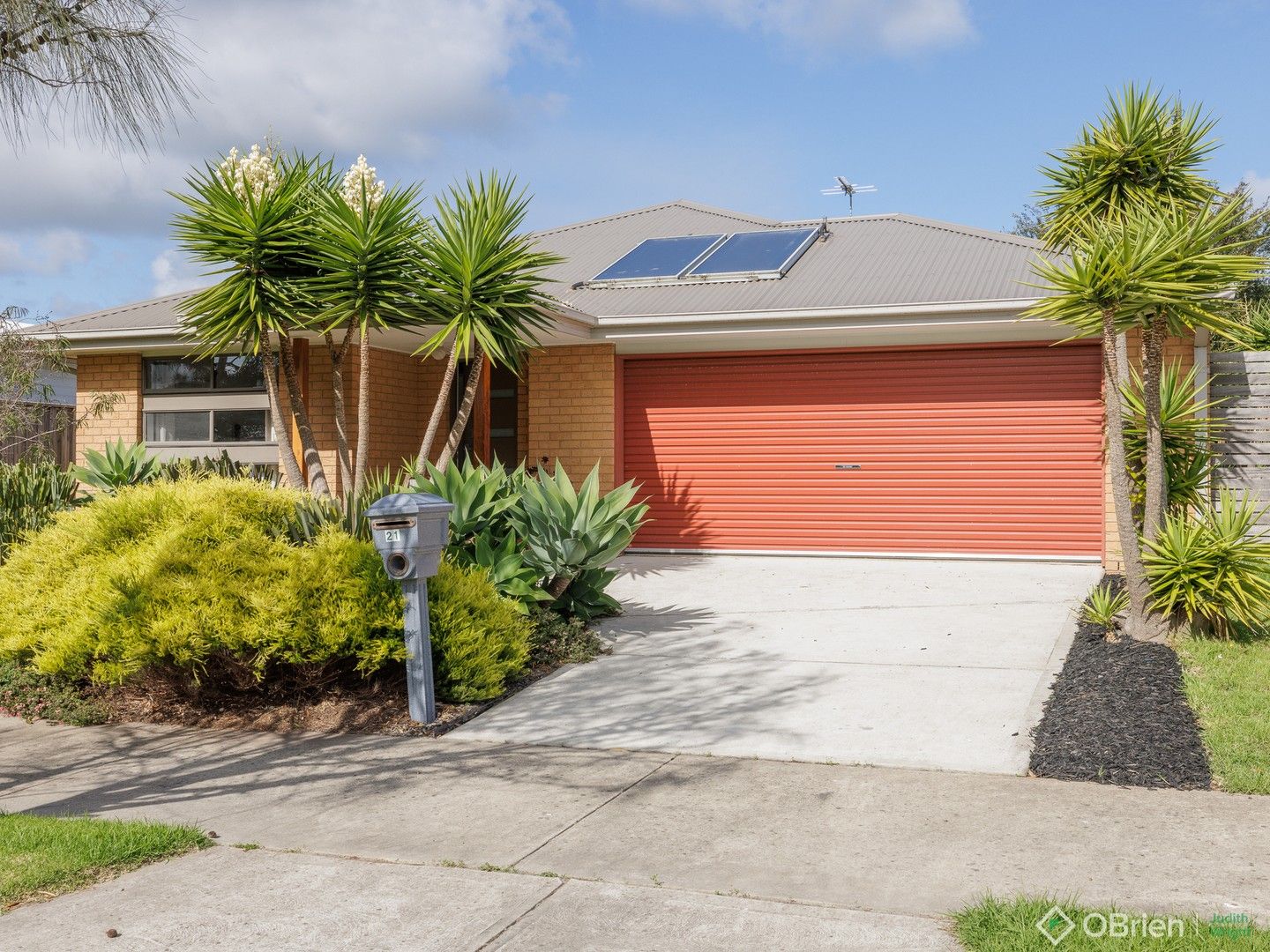 4 bedrooms House in 21 Rosella Grove COWES VIC, 3922
