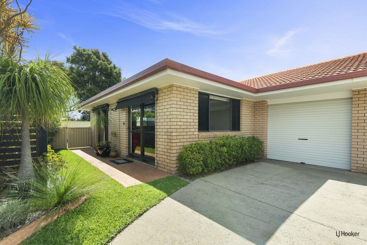 2 bedrooms Duplex in 2/60 Keith Compton Drive TWEED HEADS NSW, 2485