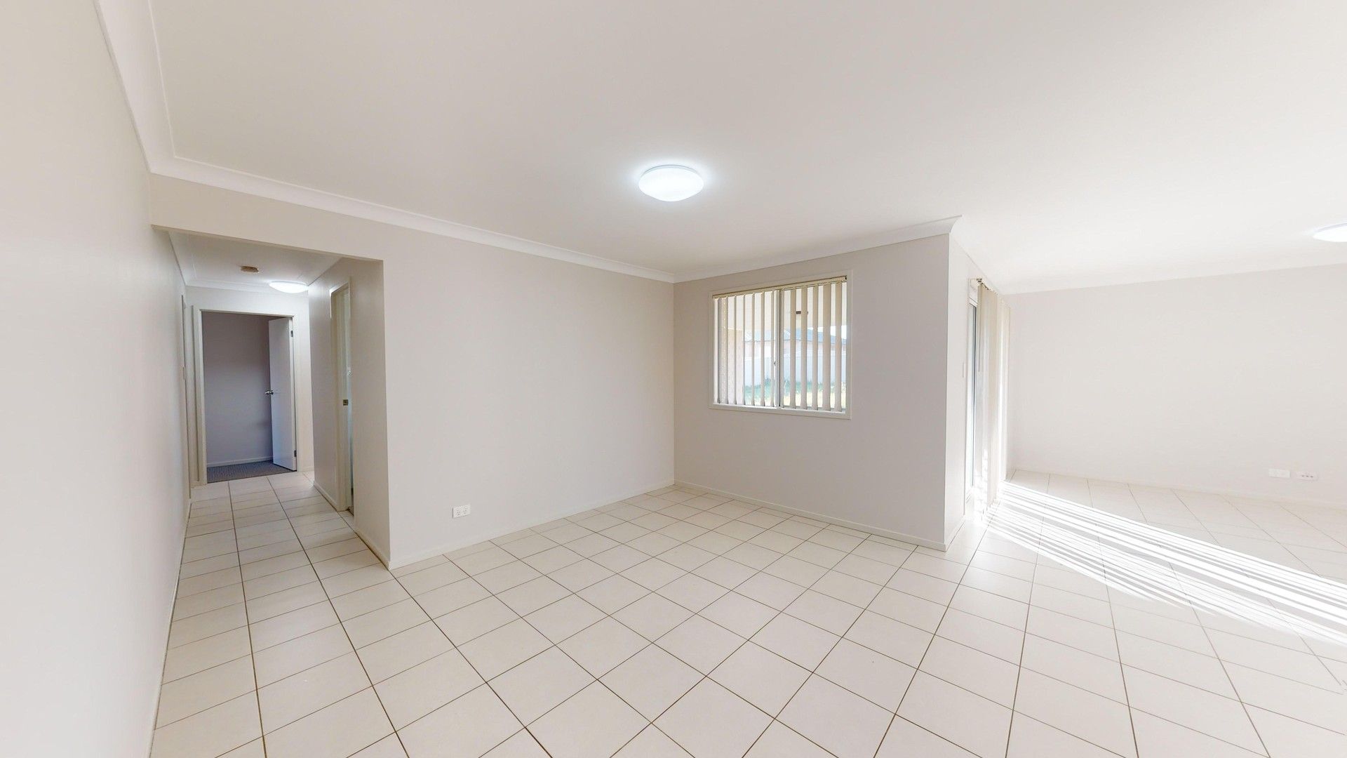 4 bedrooms House in 5 Topaz Way RUTHERFORD NSW, 2320