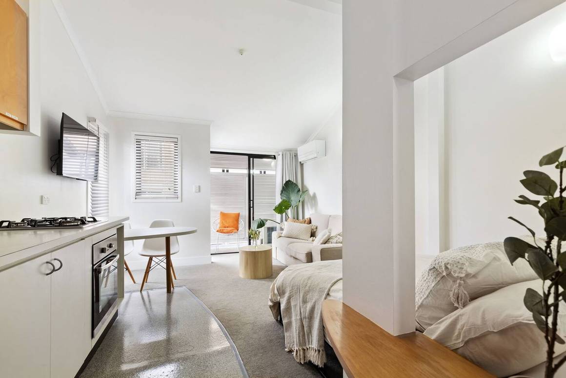 4/56 Moreton Street New Farm 4005 - Image 3