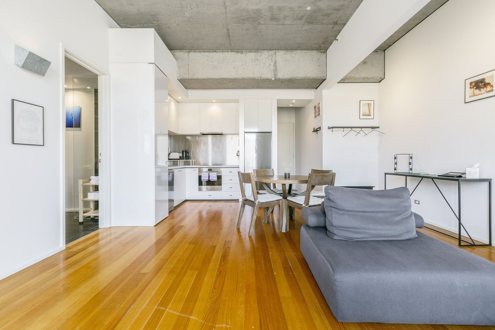 1 bedrooms Apartment / Unit / Flat in 205/11 Hillingdon Place PRAHRAN VIC, 3181