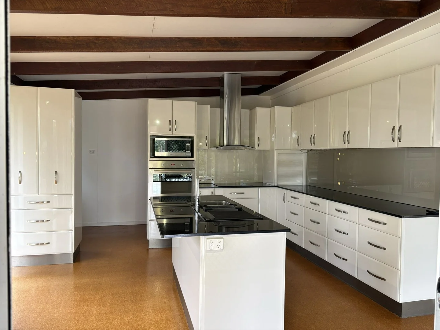 860 West Wooroolin Rd, Wooroolin QLD 4608