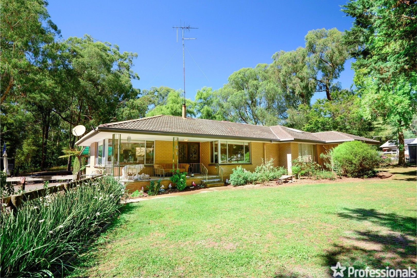 325 Glenview Road, Launching Place VIC 3139, Image 0