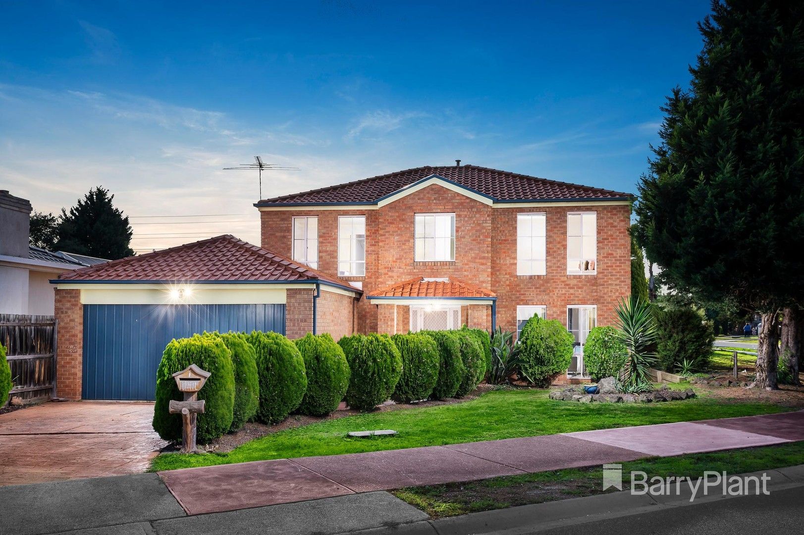 4 bedrooms House in 1 Packard Court MILL PARK VIC, 3082