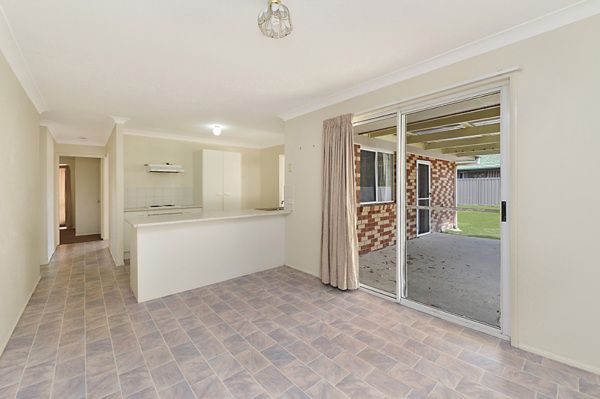 14 Robinson Court, BROWNS PLAINS QLD 4118, Image 2