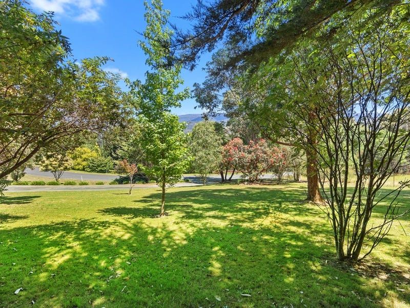 12 Gwinganna Place, Buxton VIC 3711, Image 1