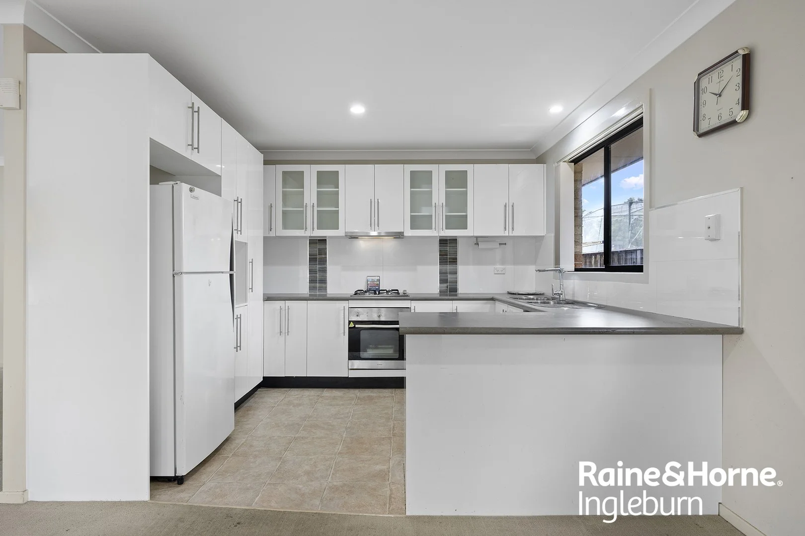 3/39 Surrey Street, Minto NSW 2566