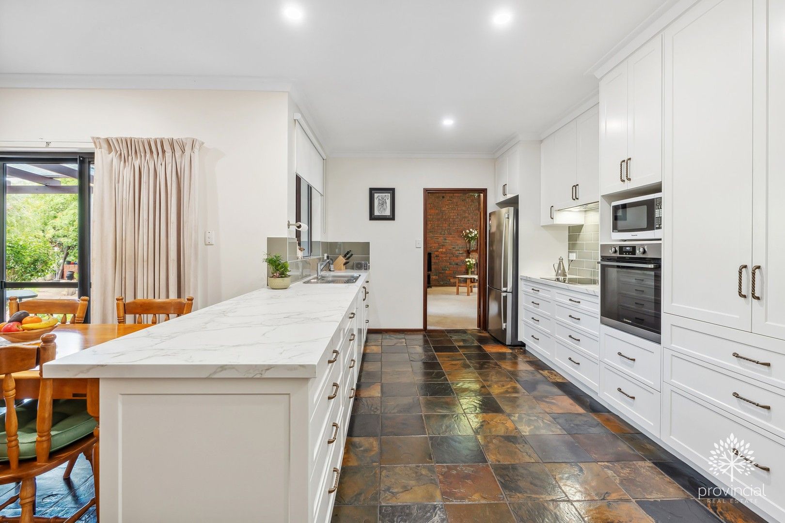 4 bedrooms House in 22 Mason Road KALAMUNDA WA, 6076