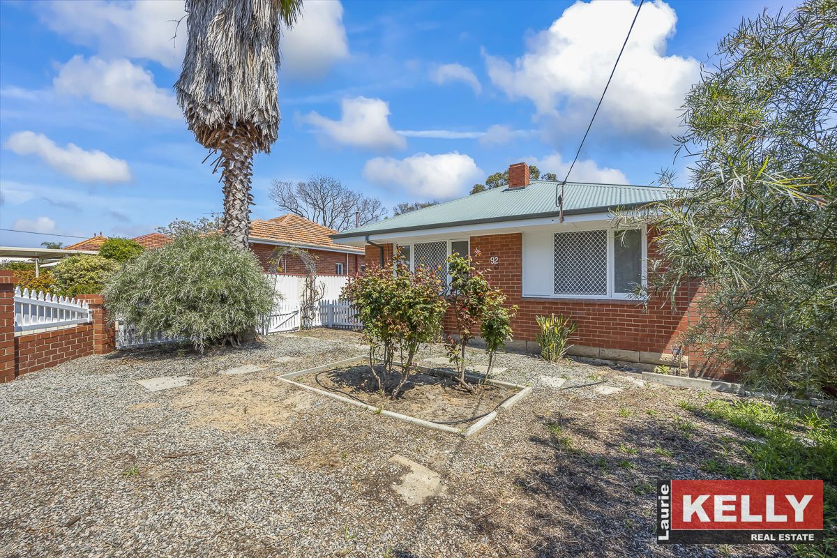 3 bedrooms House in 92 Leake Street BELMONT WA, 6104