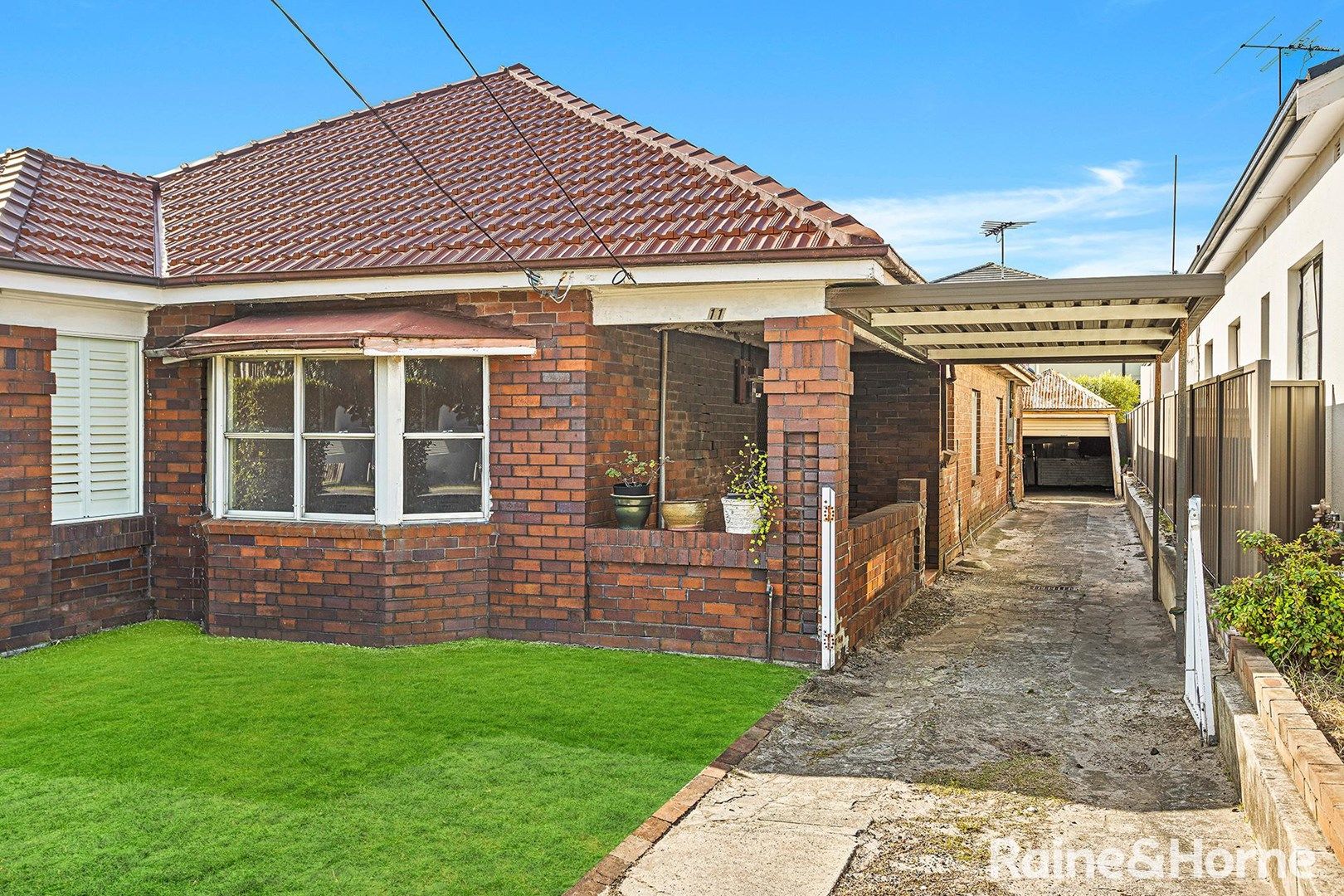 11 Rowley Street, BrightonLeSands Property History & Address