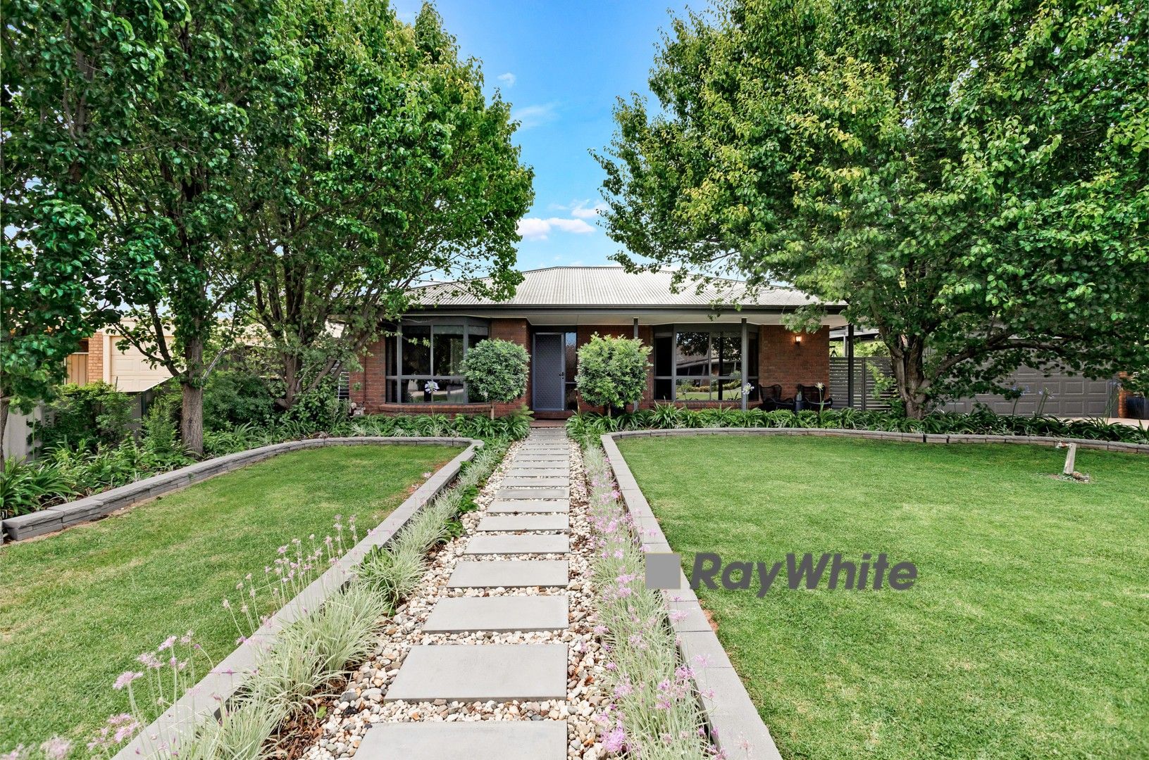 4 bedrooms House in 4 Taminga Court MILDURA VIC, 3500
