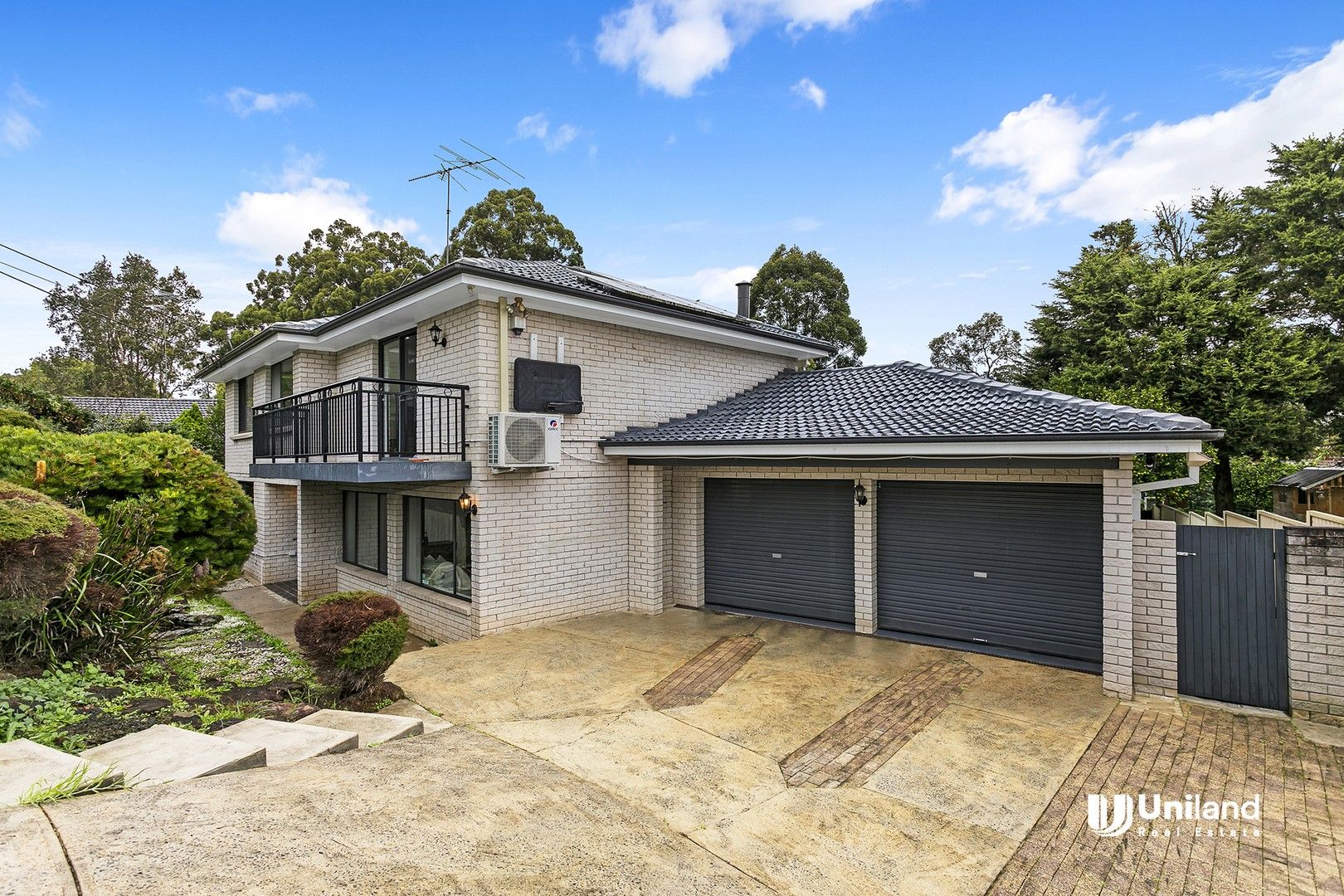 4 bedrooms House in 5 Verletta Avenue CASTLE HILL NSW, 2154