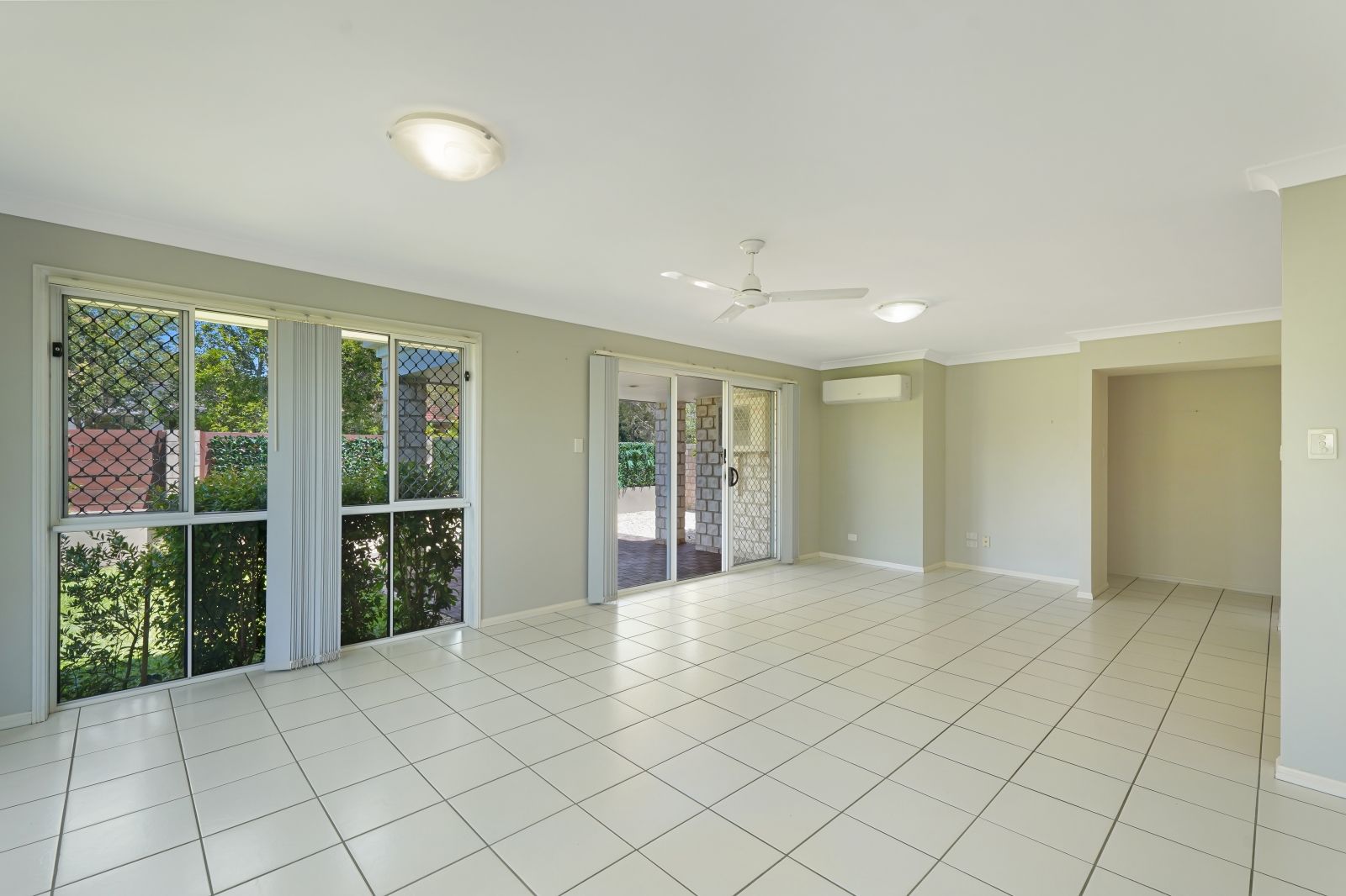 2/2 Leisel Close, Upper Coomera QLD 4209, Image 2