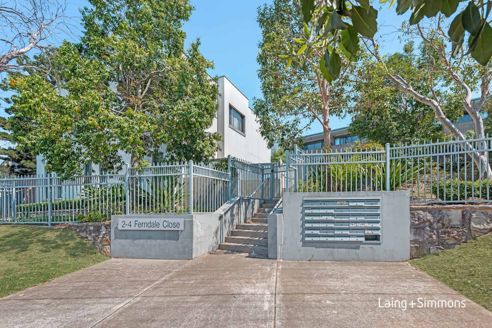 2 bedrooms Townhouse in 4/2-4 Ferndale Close CONSTITUTION HILL NSW, 2145