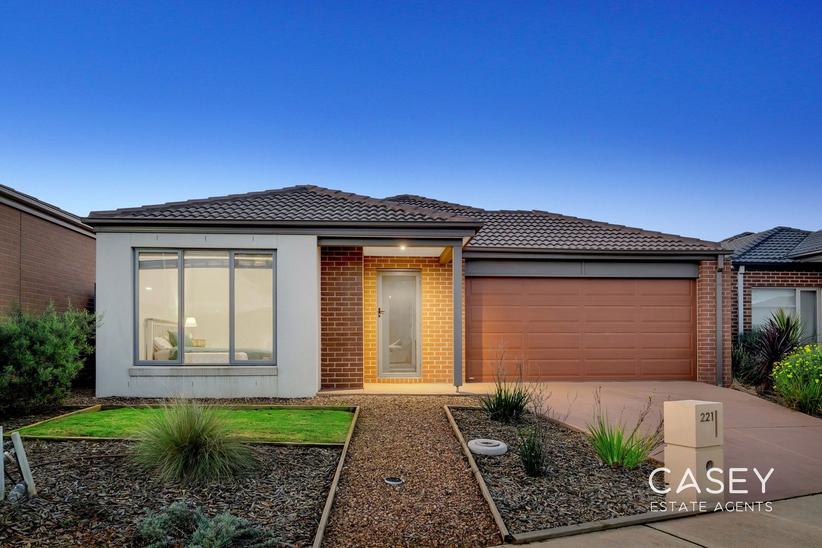 221 Heather Grove, Clyde North VIC 3978, Image 0