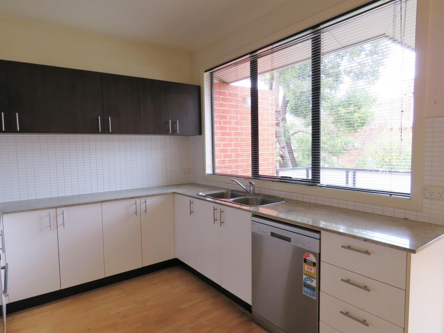 3 bedrooms Apartment / Unit / Flat in 9/108 Hotham Street ST KILDA EAST VIC, 3183