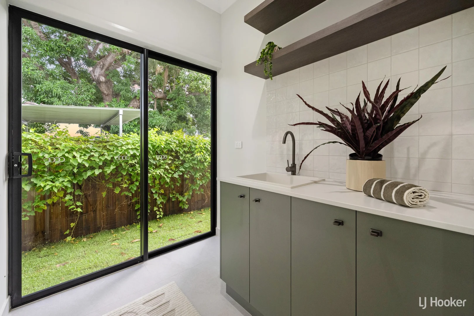 Additional image 15 of 4 Greenslade Street, West End QLD 4810