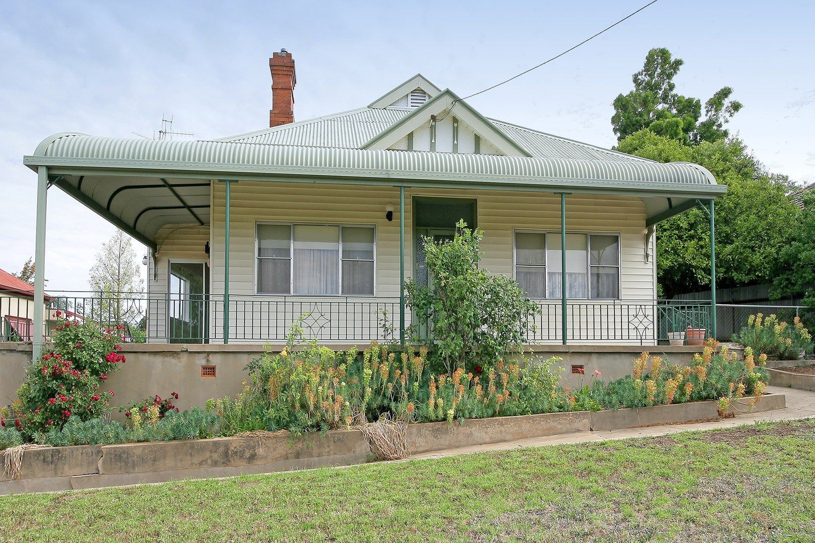 25 Dalley Street, Junee NSW 2663, Image 0