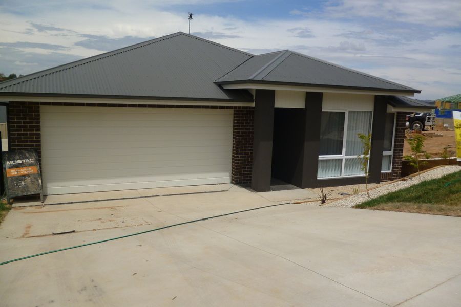 8 Dimboola Way, Orange NSW 2800 House For Rent Domain