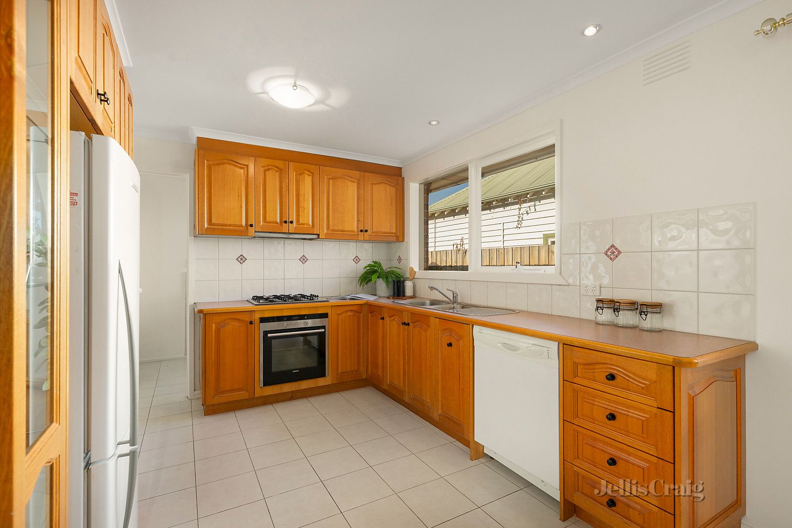 1/10 Balmoral Street, Essendon VIC 3040, Image 2