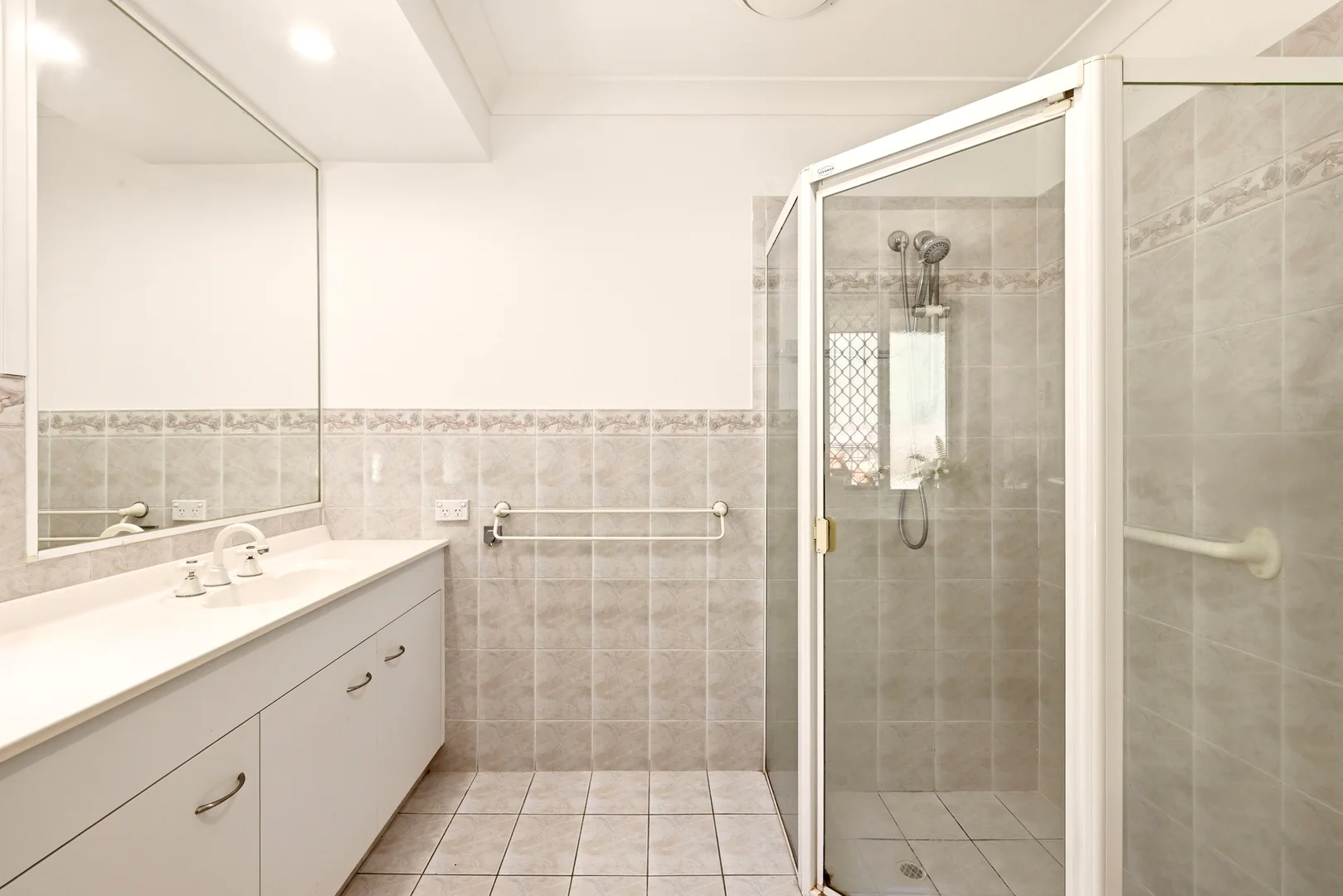 Additional image 15 of 46 Desert Falls Crescent, Parkwood QLD 4214