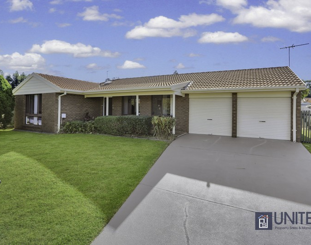 8 Denton Grove, Quakers Hill NSW 2763