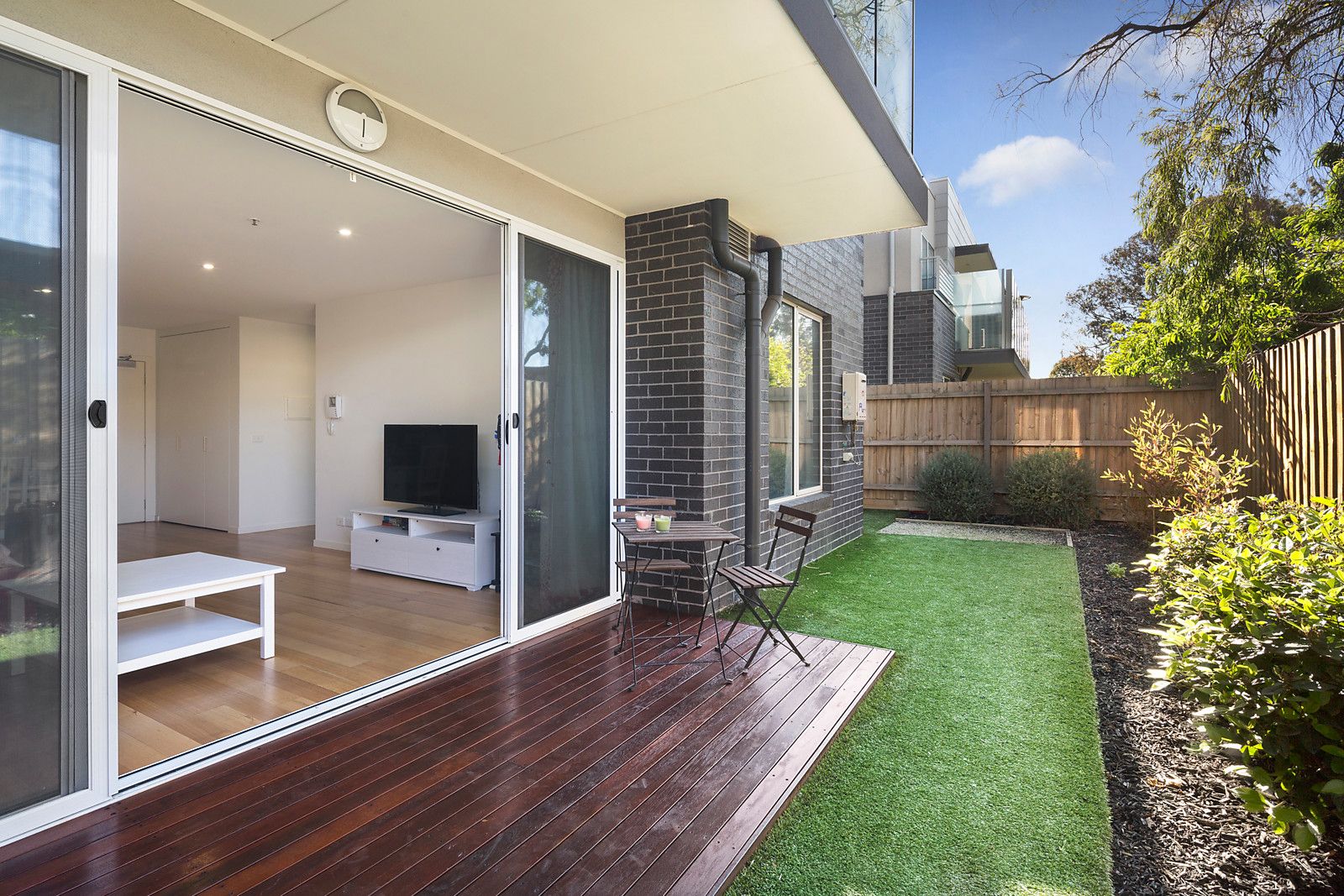 10/10 Charles Street, Brunswick VIC 3056, Image 2