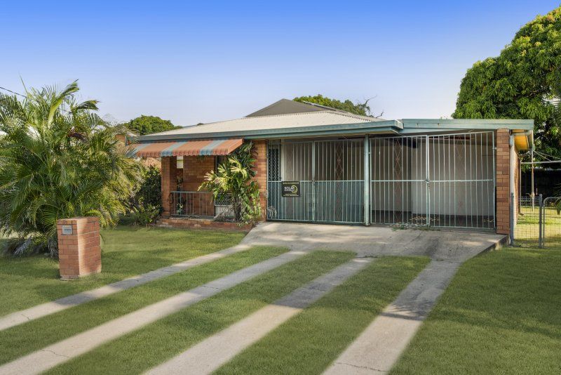 4 bedrooms House in 16 Pine Street KIRWAN QLD, 4817