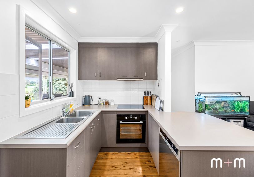 33 Beveles Avenue, Unanderra NSW 2526, Image 1