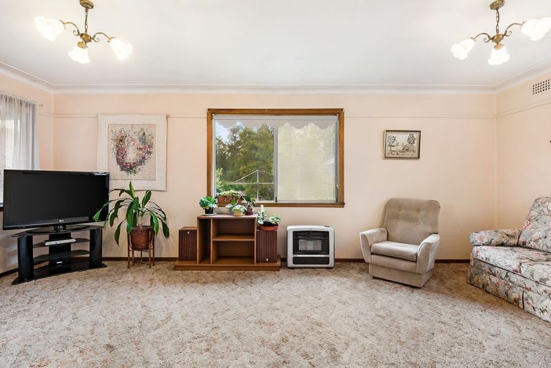 2 Yathong Road, Caringbah NSW 2229, Image 2