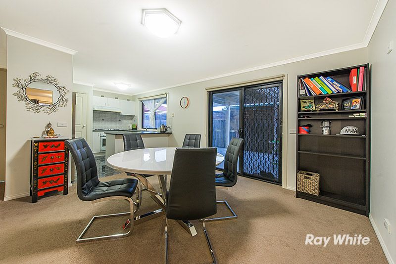 38 Stephellen Way, Cranbourne West VIC 3977, Image 2