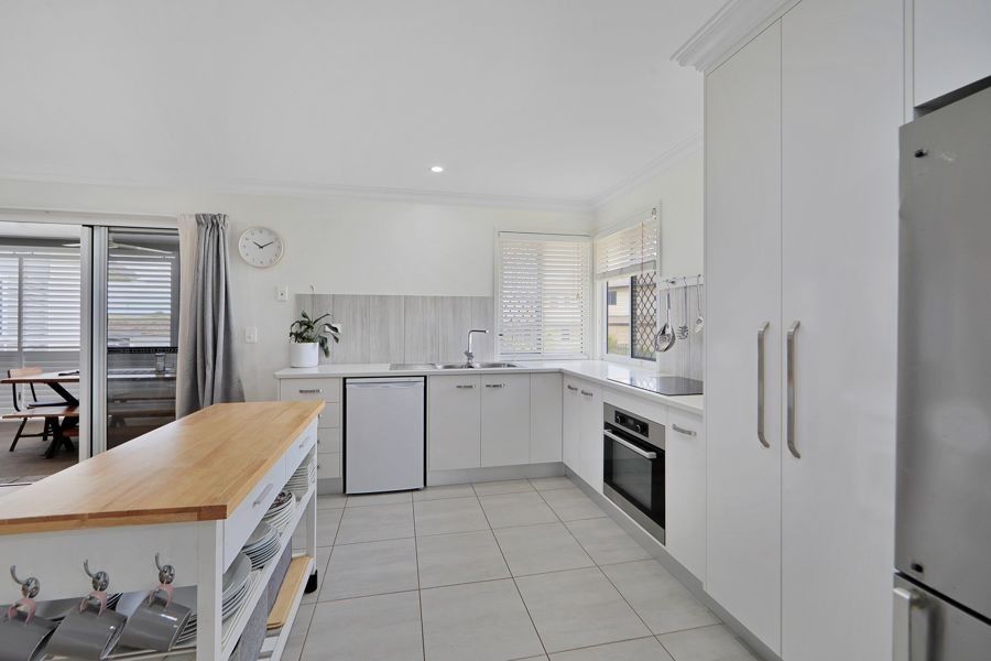 3 Dolphin court, Elliott Heads QLD 4670, Image 2