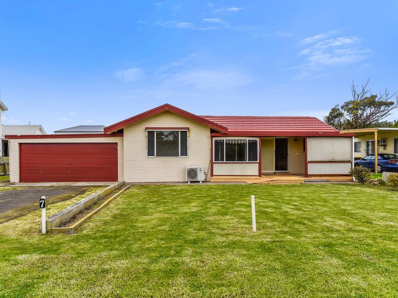 7 Corigliano Street, Beachport SA 5280, Image 0