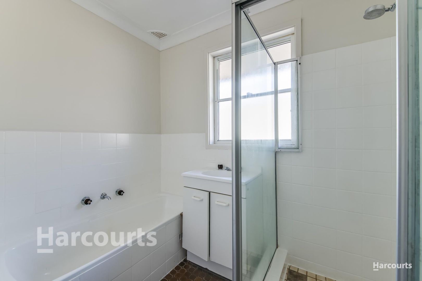 1/77 Waminda Avenue, Campbelltown NSW 2560, Image 2