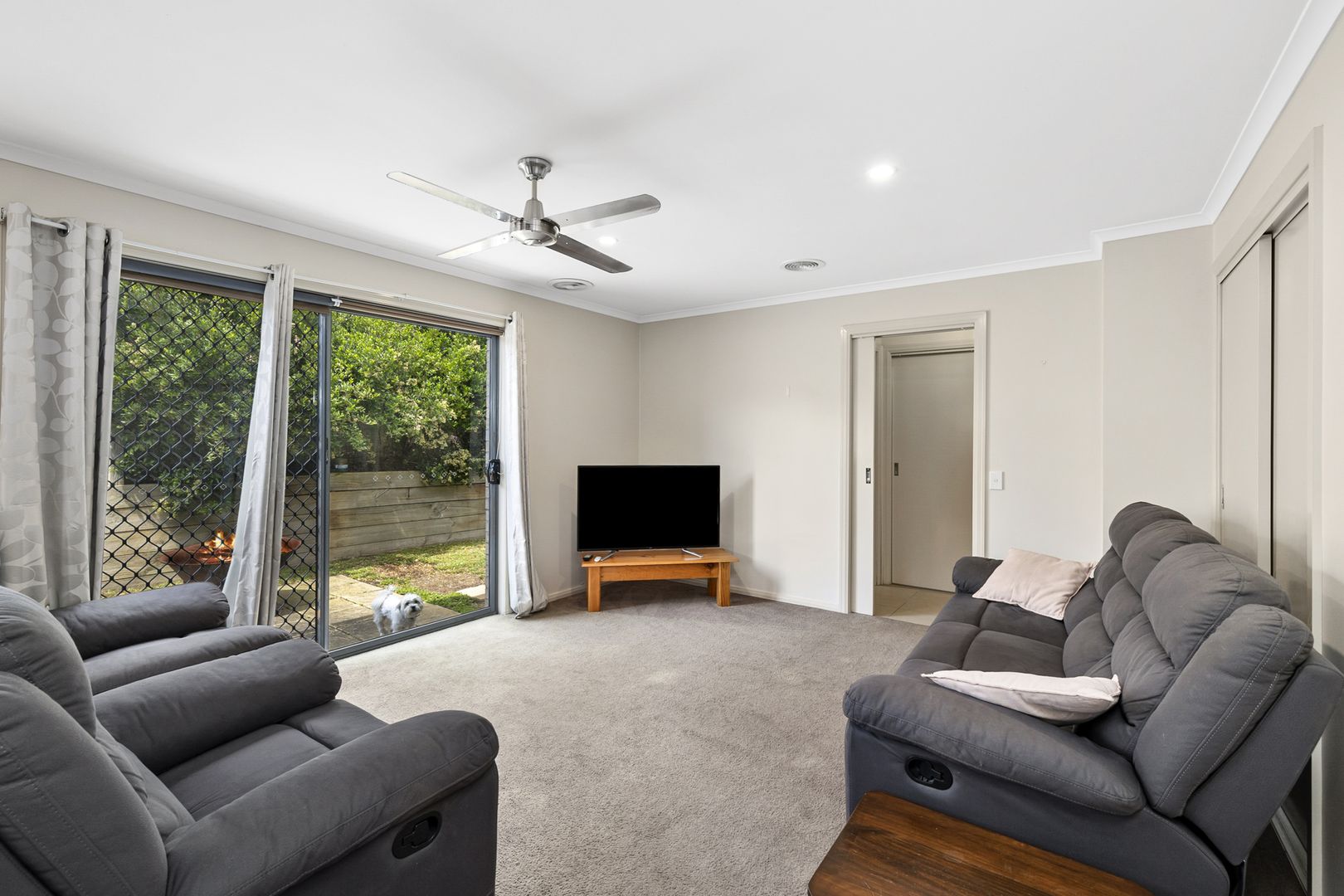 2/1 Pryor Street, Mount Pleasant VIC 3350, Image 1