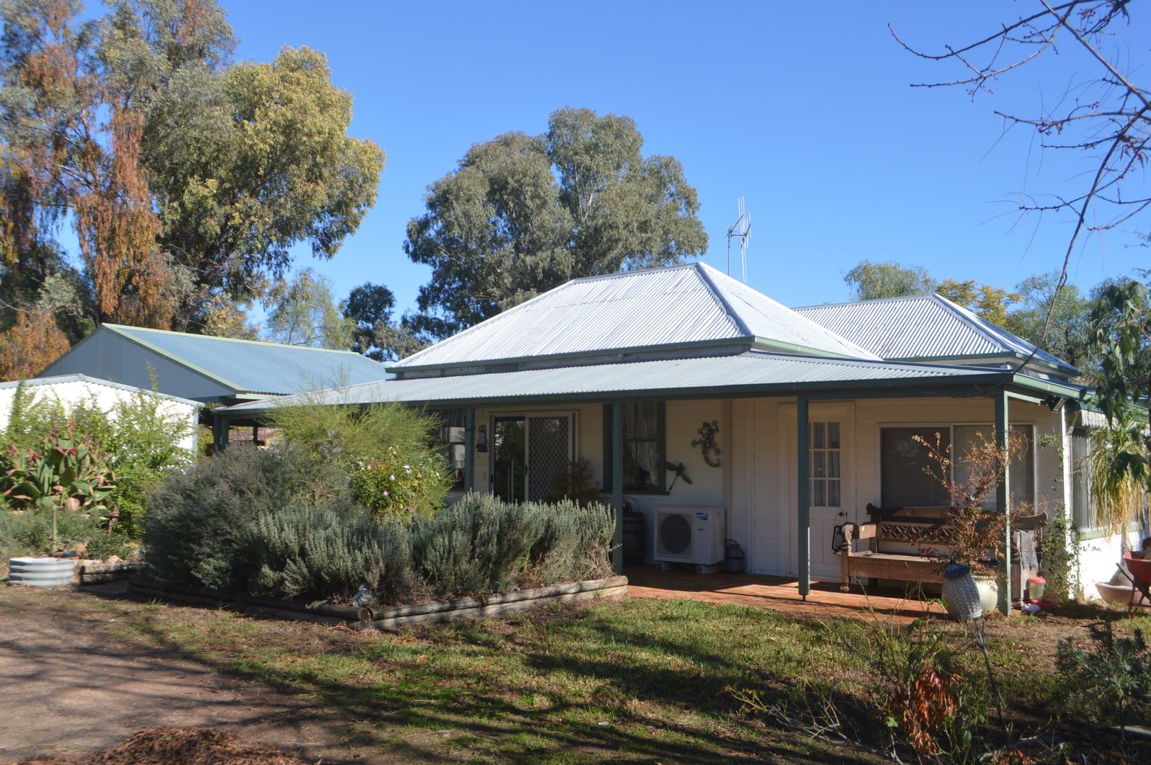 54 Hillview Lane, Eugowra Property History & Address Research Domain