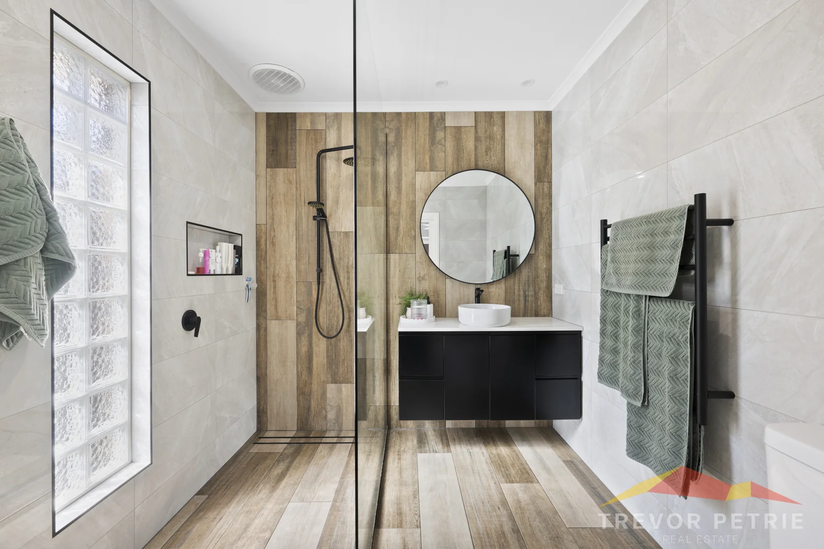 Additional image 9 of 4 Suffolk Court, Alfredton VIC 3350