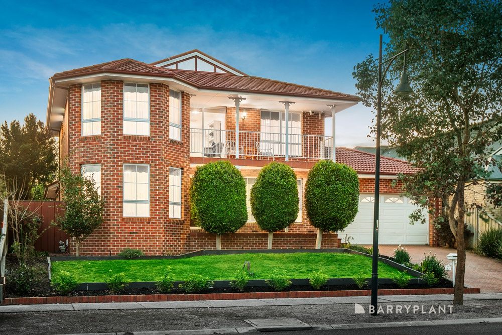 5 bedrooms House in 33 Vanbrook Drive MILL PARK VIC, 3082