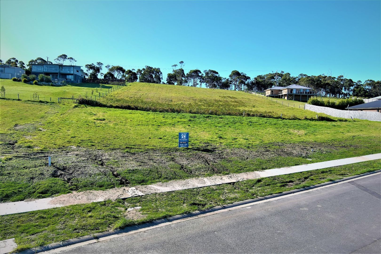 22 Lawson Drive, Lakes Entrance VIC 3909, Image 2