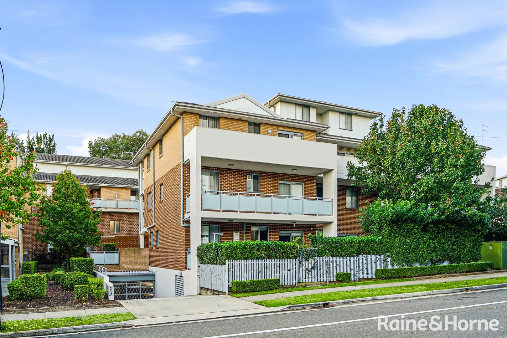 Modern First Floor Apartment!, St Marys