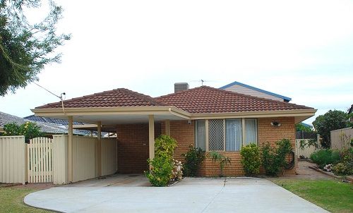 3 bedrooms House in 3A Rivett Way BRENTWOOD WA, 6153