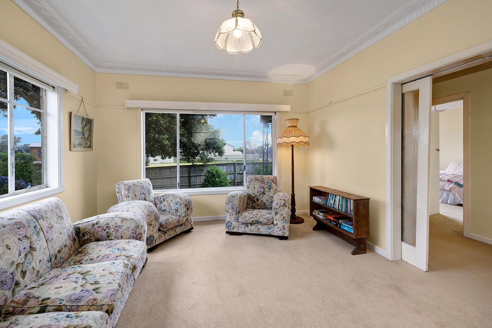 19 Hamilton Street, Peterborough VIC 3270, Image 2