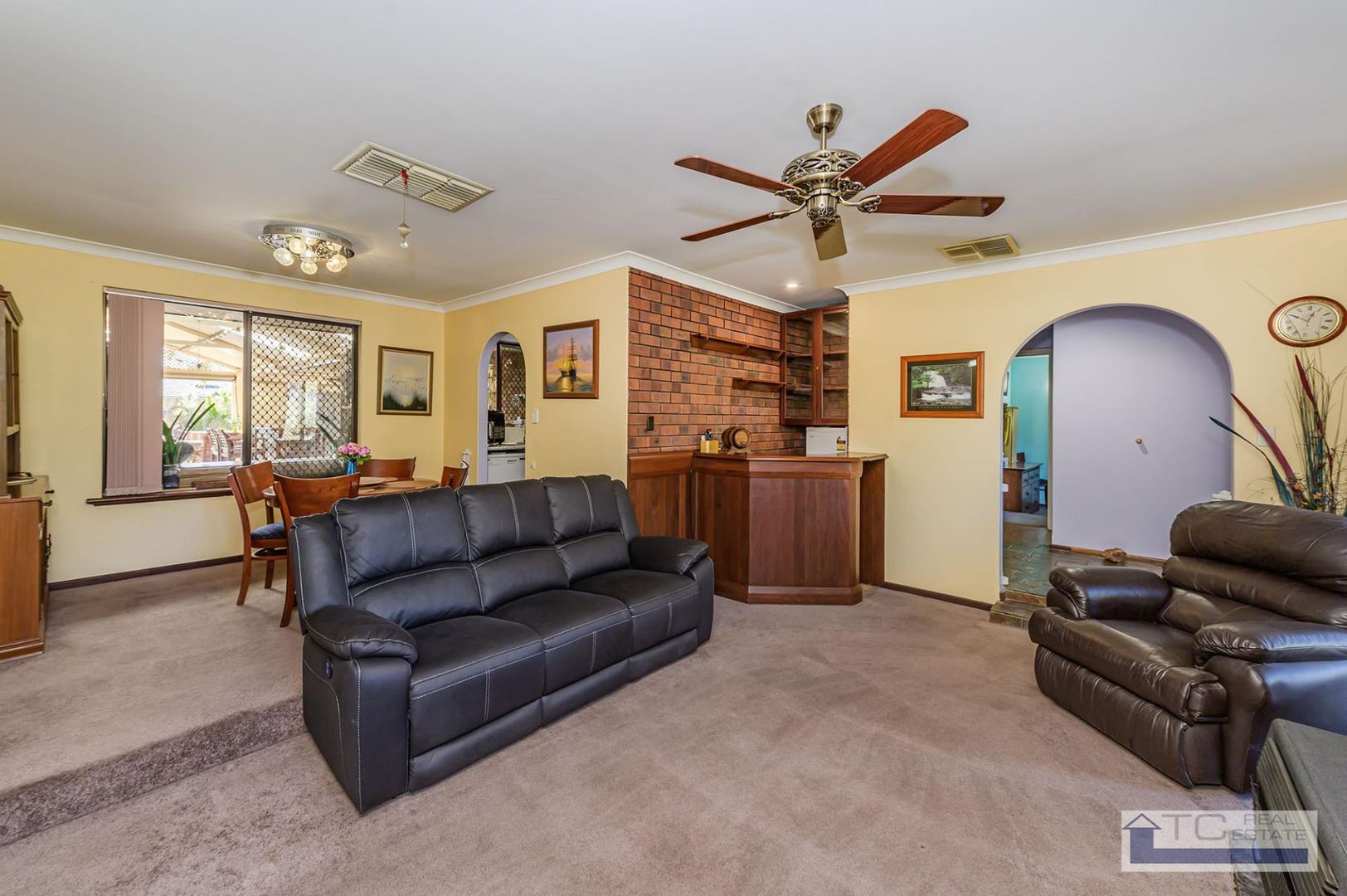 7 Jarvis Court, Swan View WA 6056, Image 2