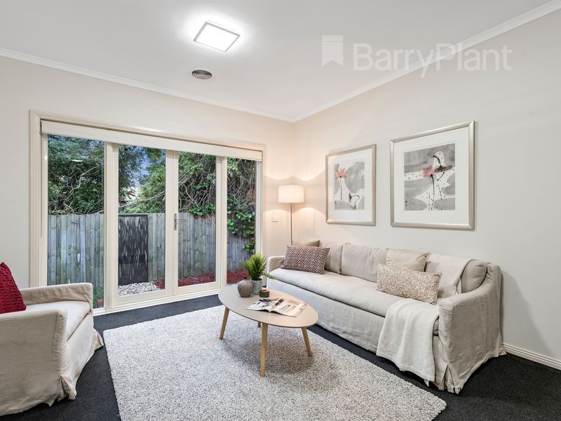 3/3 Garrisson Grove, Wantirna VIC 3152, Image 2