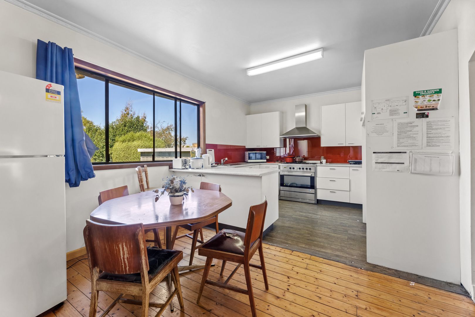 112 Elgar Road, Box Hill South VIC 3128, Image 2