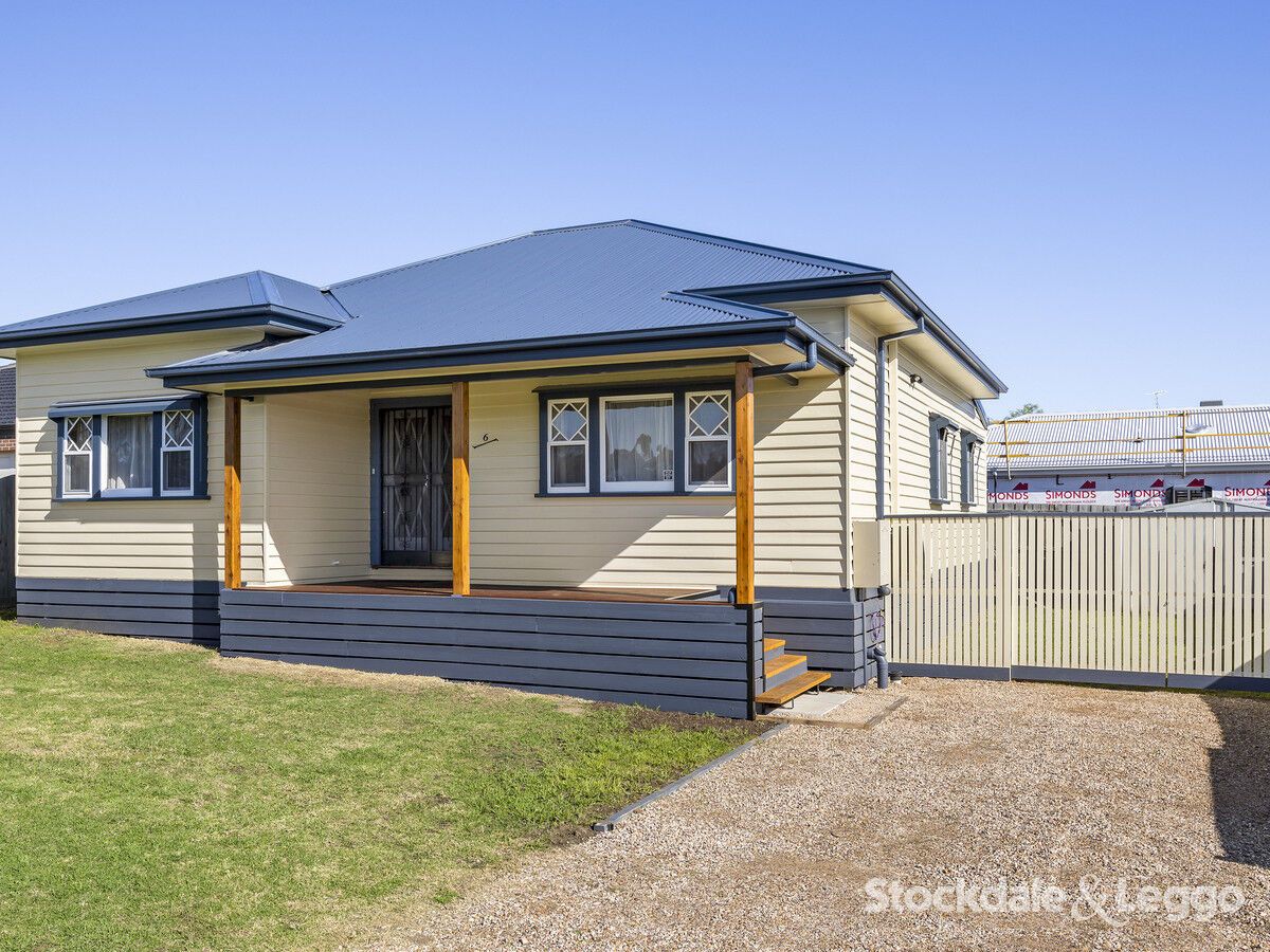 4 bedrooms House in 6 Queenscliff Road PORTARLINGTON VIC, 3223