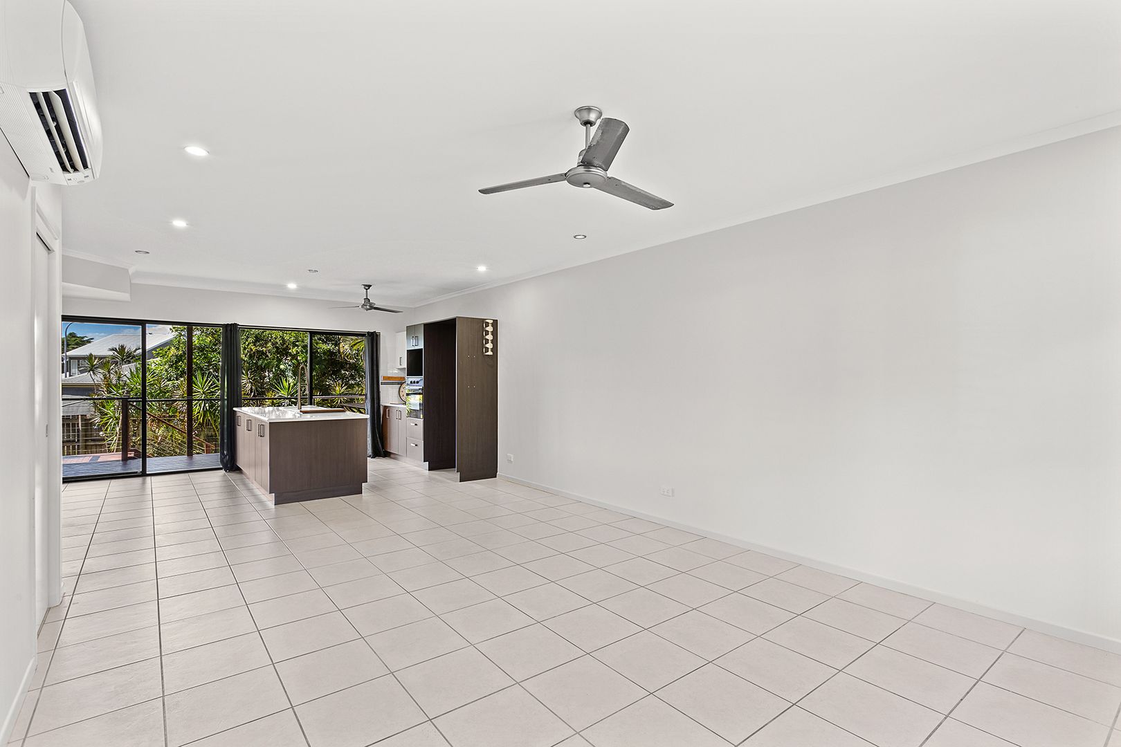 5/25 Abell Road, Cannonvale QLD 4802 Apartment For Rent 650 Domain